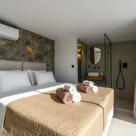 Aurelia Villa
